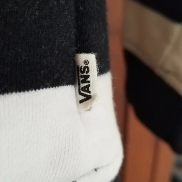 Van's Peanuts by Schultz Snoopy sweatshirt. Adult Small. Black, White & Red. - Picture 5 of 6